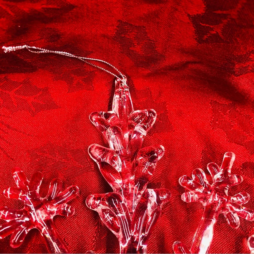 Large Clear Acrylic Snowflake - Picture 10 of 16